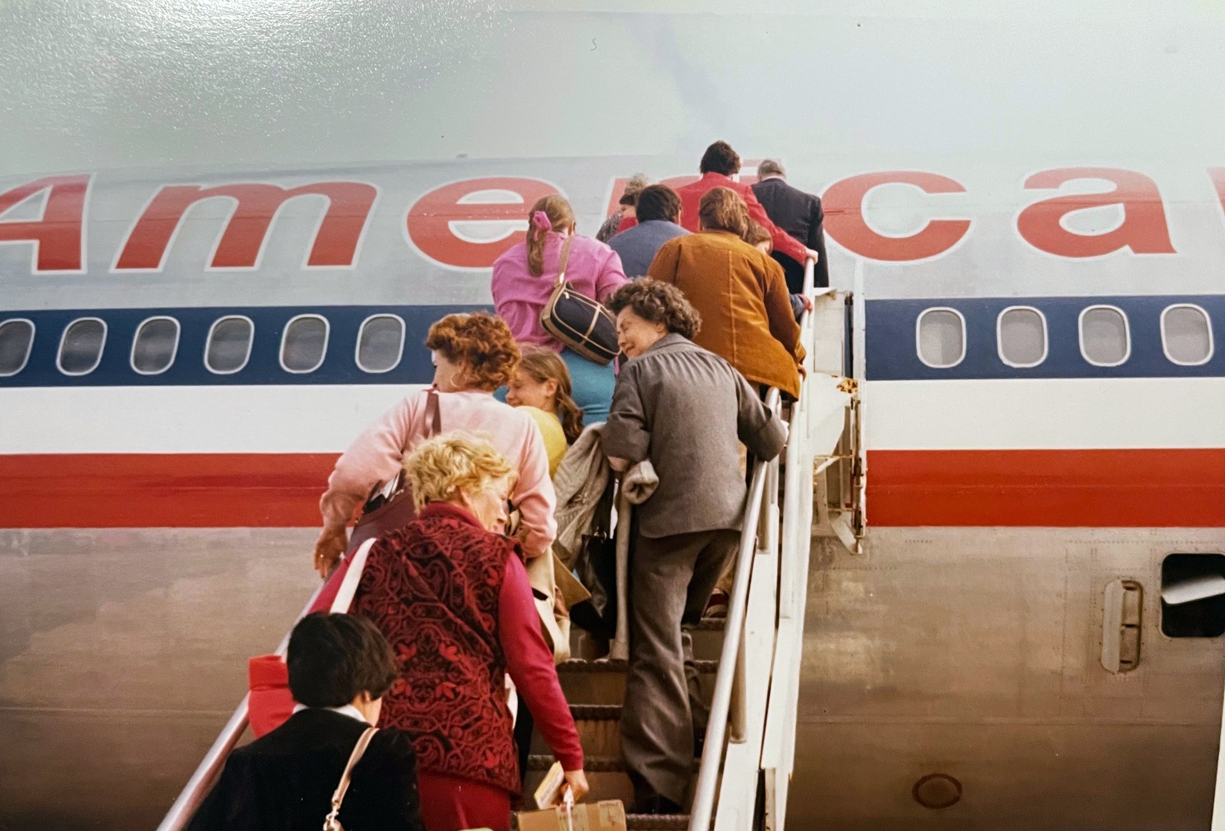 American Airlines — Vintage Designs Hub
